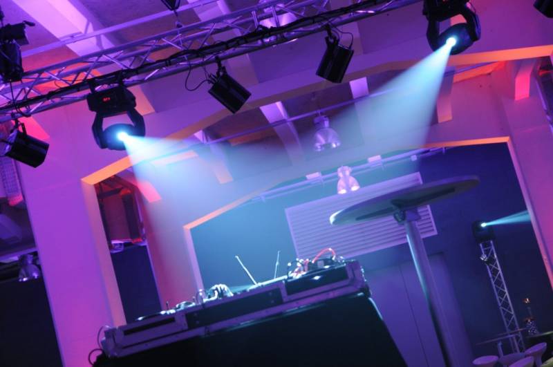 LOCATION ET EXPLOITATION DE MATÉRIEL TECHNIQUE D’EVÈNEMENT 