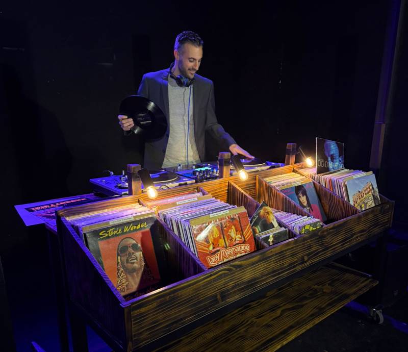 Animation Bar à Vinyles - Le son authentique, le goût du partage